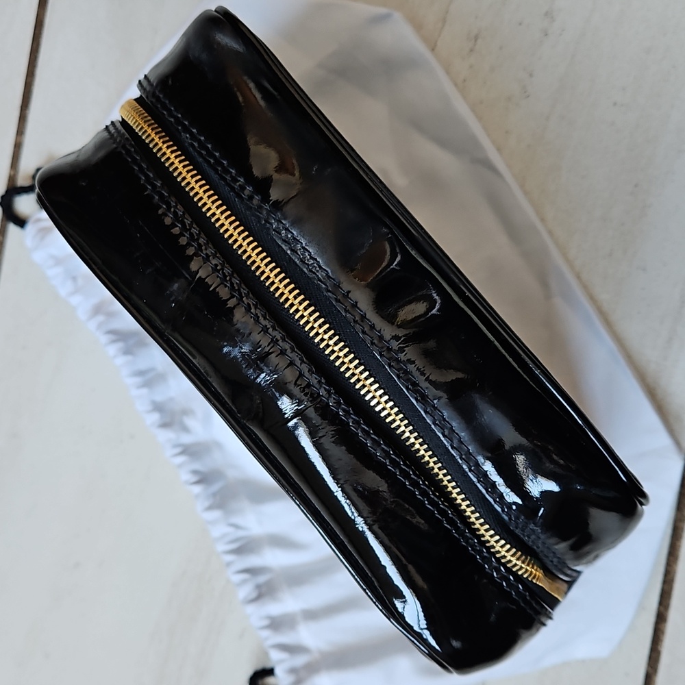 CHANEL Black Patent Leather Cosmetic Bag - Picture 3 of 15